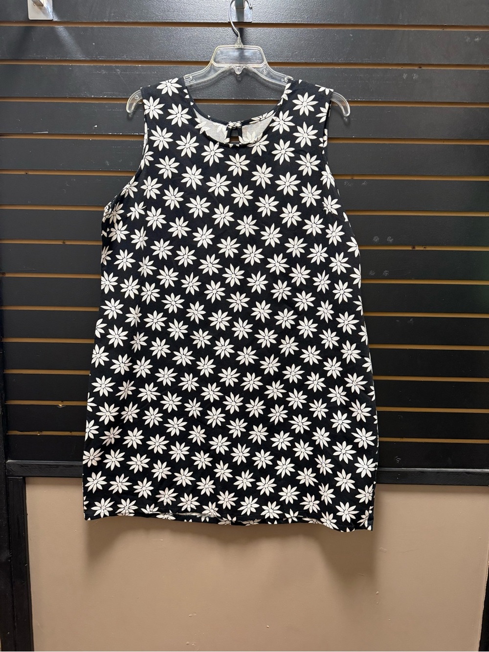 Fashion Bug Black White Daisy Floral Sleeveless Shift Dress Size 24 Plus